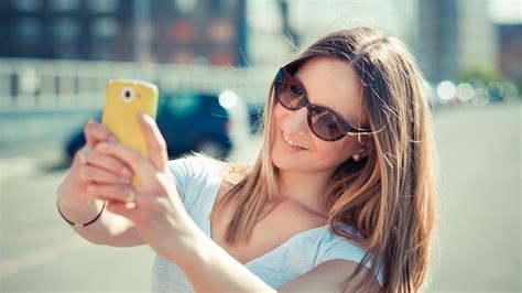 Posen Licht Winkel Tricks Für Coole Portraits Mit Dem Smartphone So Macht Ihr Gute Selfies