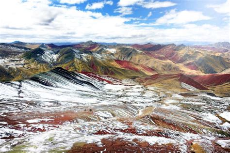 This Is Perus Rainbow Mountain Which Wasnt Seen Until 2013