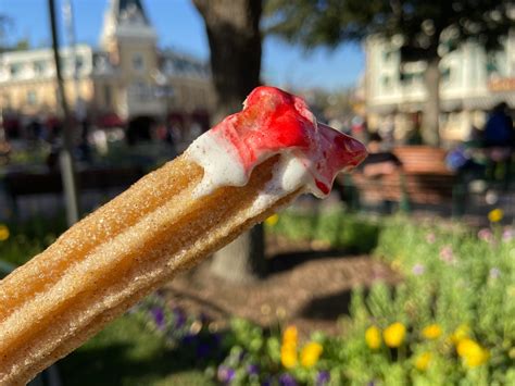 Review New Sweet Strawberry Churro Dipping Sauce Is The Perfect