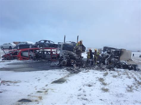 Fatal 7 Car Crash Closes I 80 In Wyoming Fox31 Denver