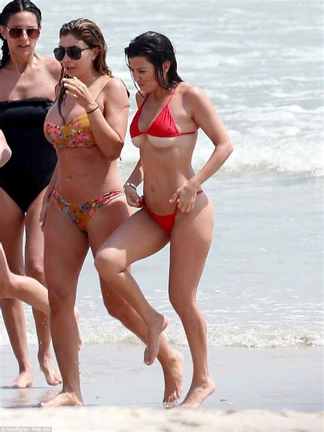 Kourtney Kardashians Boobs On Parade In Bikini In Mexico Daily Mail