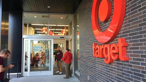 Target To Hire 100000 For Holidays Pledges More Hours Flexibility