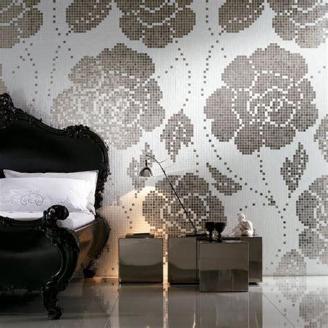 Zum ersten mal im großformat, die ortensia, bocca, serratura und soli a capri muster machen ein spektakuläres statement in jedem lebensraum, verwandelt es in eine seltene. Elegant Mosaic Tiles by Bisazza