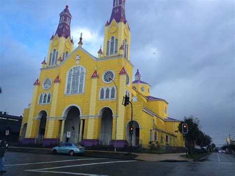 Iglesia De Castro En Chiloe Chile Cultura Chile Paisajes Fotos De