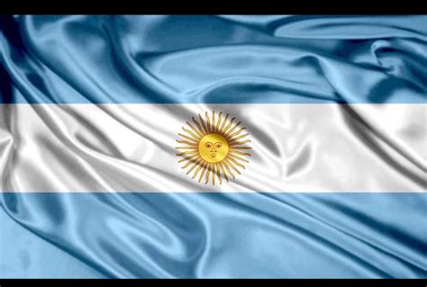 Siendo preciso enarbolar bandera y no teniéndola, mandela hacer blanca y celeste. Un día como hoy, hace 207 años, Belgrano izaba por primera ...