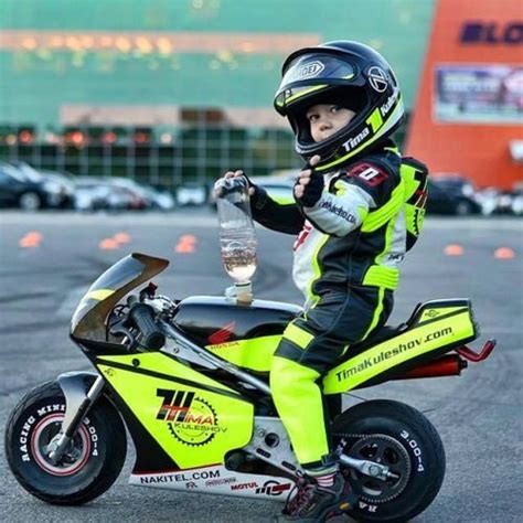 The Best Coolest Motorcycle Helmets For Kids 2023 Edition Artofit