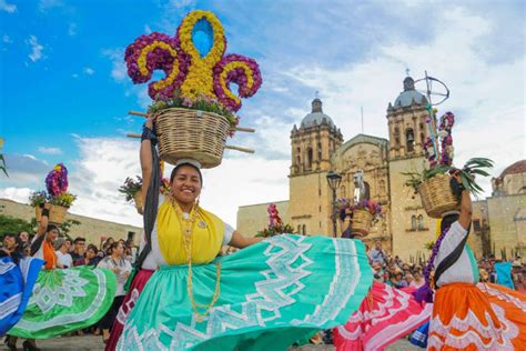 En que el inglés es hablado por casi todo el mundo. Festival "México en el corazón de México", Zócalo capitalino