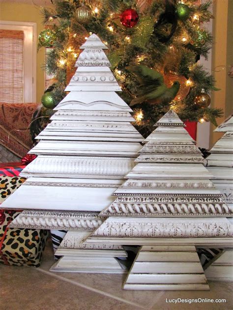 Christmas holiday decorating ideas using basic picture or photo frames. Lucy Designs: Molding Christmas Tree Sculptures Using Re ...