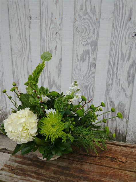 Green And White Arrangement In Severn Md Willow Oak Flower And Herb Farm