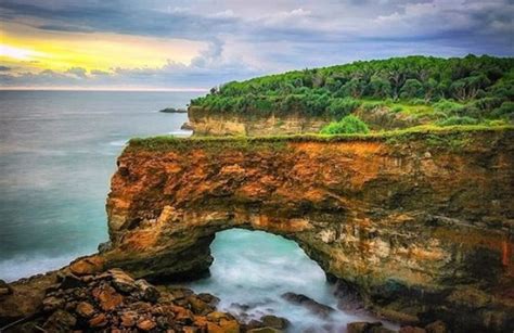 Raya anyer, bandulu, serang, banten, indonesia, 42112. Akses dan Harga Tiket Masuk Pantai Karang Bolong Pacitan | Trip Jalan Jalan