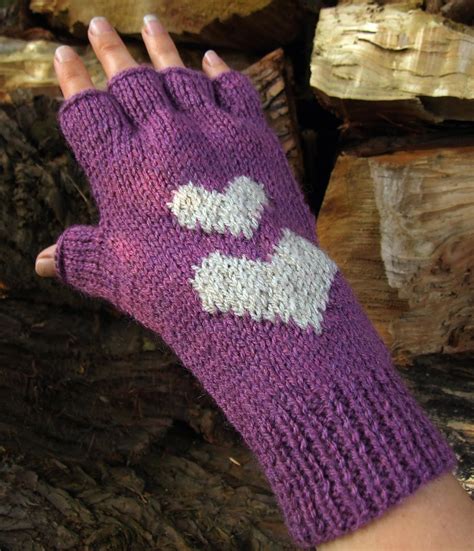 This free knitting pattern is the perfect introduction to cabling. Fingerless Gloves Knitting Pattern - A Knitting Blog