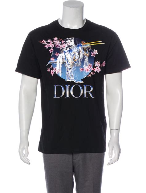 Brand new men's dior black t shirt / blue t shirt xl small fittings £40 each can post out buyer pays postage no return no time wasters please. Dior Homme Dior x Sorayama 2019 Graphic Print T-Shirt ...