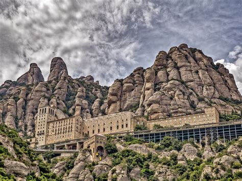 ️ Private Montserrat Tour In Barcelona And Winery In Penedés Visit