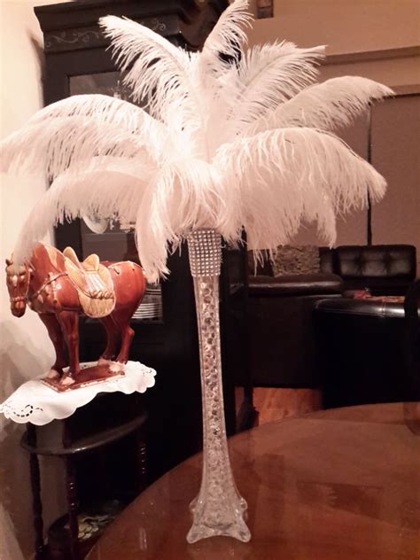 Ostrich Feather Centerpiece With 16 Eiffel Tower Vase