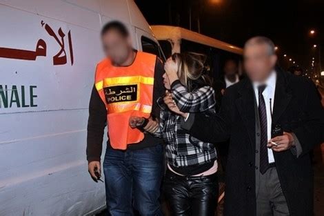 وكان هذا المغني قد تحصن الإثنين في جامعة ليريدا في كاتالونيا مع. هذا مصير "مسخوطة الوالدين" داومت على ضرب والدتها وسبها بشيشاوة
