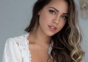 Alina Lopez Instagram Star Wiki Bio Age Height Weight