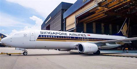 Spiffy Singapore Airlines Boeing 737 800 One Mile At A Time