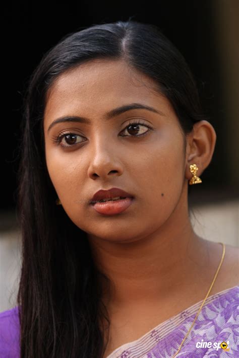 malayalam serial actress photos: Malayalam Serial Actresses Photos