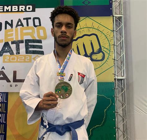 Atleta poaense garante medalha de bronze no Campeonato Brasileiro de Karatê Prefeitura