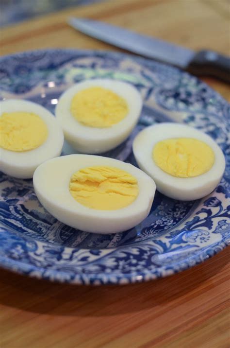 How To Perfect Easy To Peel Hard Boiled Eggs Valeries