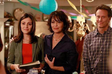 Chasinglife 1x09 What To Expect When Youre Expecting Chemo April Sara And George Abc
