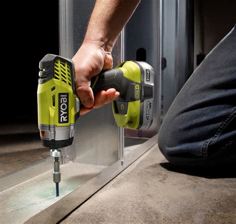Using an impact driver - Pro Construction Guide
