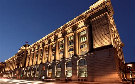 Completed In The Early 1900s The Customs House Is One Of The Most
