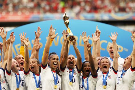 Ellen Degeneres And Other Stars Cheer Us Womens Soccer Teams 2019 World Cup Victory E News