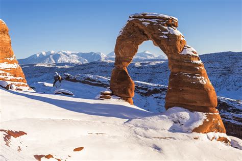 2 Dead 1 Injured After Fall Near Delicate Arch In Utah