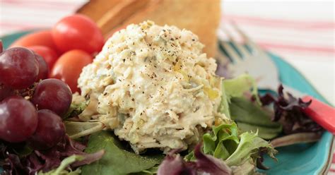 How do you make homemade chicken salad? Canned Chicken Salad Recipe: Only 3 Simple Ingredients