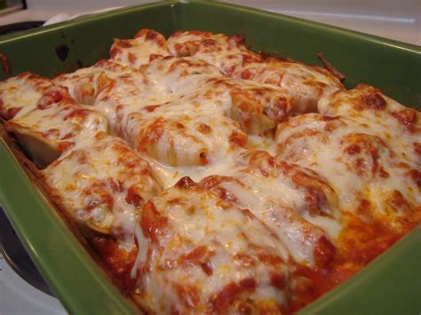 Stuffed shells with cheese stuffing. EAt iT uP: Cheese and Sausage Stuffed Shells