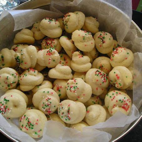A tin of the kirkland signature european cookies is priced at $11.99. Italian Christmas Cookies Recipe - (4.2/5)
