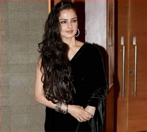 Rekha Stuns In Black Velvet Sari Check Out Photo Here Newstrack