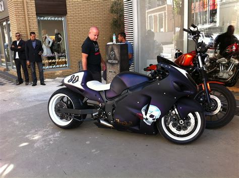 There was even rust showing through on the tank. custom paint, white rims, Gen-I Suzuki Hayabusa GSX1300R ...
