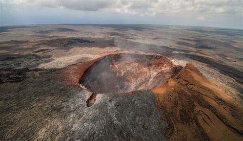Experte Le Plus Grand Volcan Actif Du Monde Entre En éruption à Hawaï
