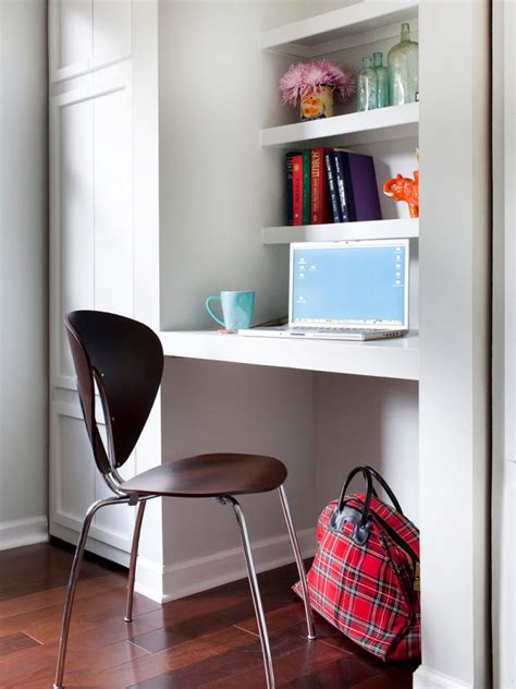 Here are 5 unique ideas for decorating your home office. Small Home Office Designs and Layouts | DIY