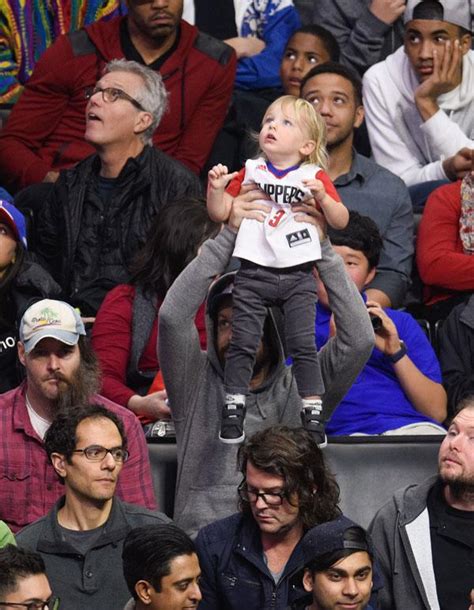 Put Your Hands In The Air Jason Sudeikis And Son Otis Are Adorable