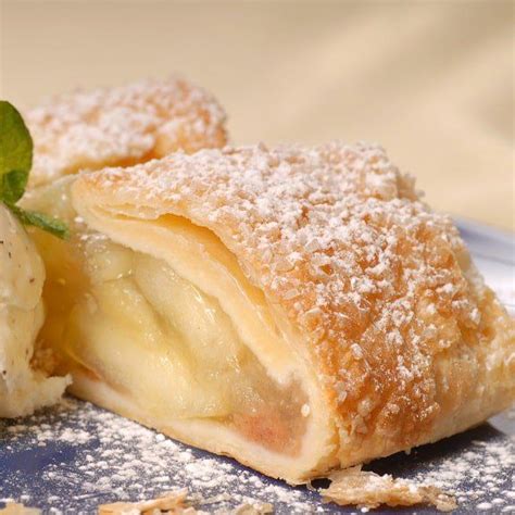 It tastes like it came from a gourmet save some of your peaches for our easy peach and almond strudel with phyllo dough. Phyllo Dough Apple Strudel Dessert | Recipe | Strudel ...