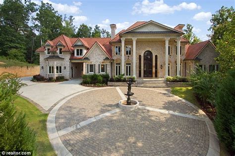 The Foreclosed Multi Million Dollar Mansions That Show Theres No