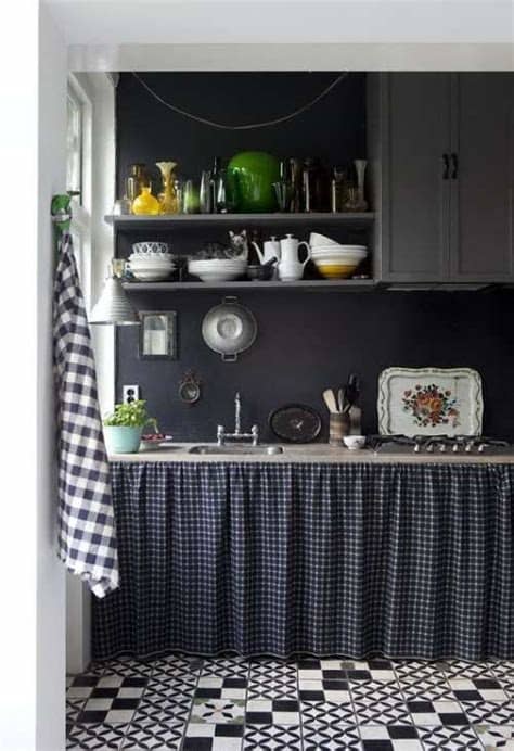 Descubra a melhor forma de comprar online. Foto Idea: Superficies Oscuras en una Cocina Encantadora ...