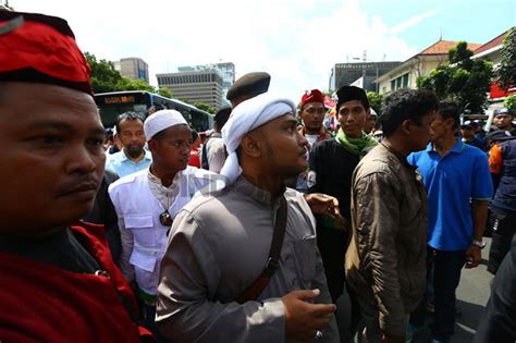 Lord leaf telah menulis cerita yang luar mereka benar untuk percaya bahwa menantu yang tinggal di sampah ini tidak bisa menjadi ketua. Korlabi Minta Polisi Tahan Sukmawati Terkait Penistaan Agama