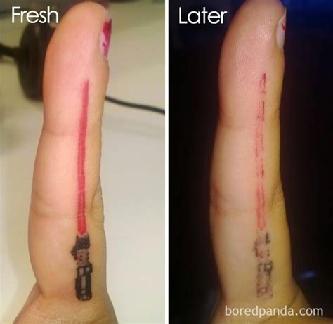 Thinking Of Getting A Tattoo These 35 Pics Reveal How Tattoos Age Over Time Finger Tattoos