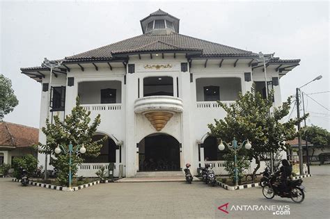 Bangunan ini bernama landhuis tamboen atau gedung tinggi. Harga Tiket Masuk Gedung Juang Tambun : Museum Fatahillah ...