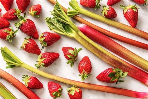 Rabarber Koken Doe Je Zo Hellofresh Blog Strawberry Rhubarb