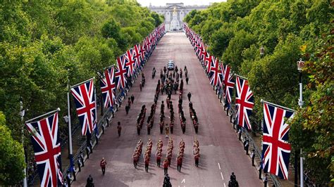 Queen Elizabeth Ii Funeral Procession A Thank You And A Goodbye All At