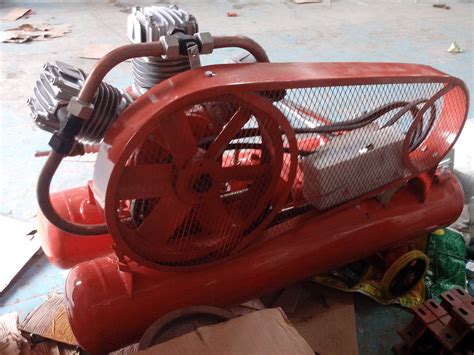 Diesel engine drive movable air compressor with 2 wheels. Diesel engine driven industrial piston air compressor with ...