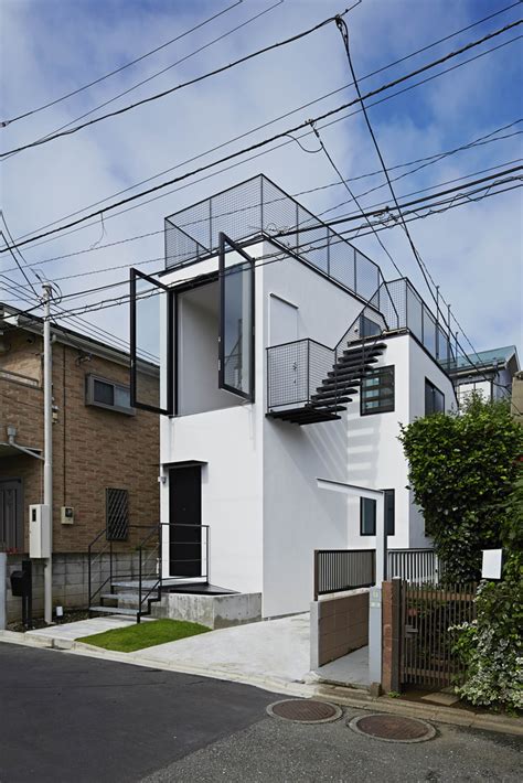 Menentukan model rumah minimalis yang menyuguhkan bentuk yang sesuatu dengan bentuk arsitek modern & menampilkan ruangan yang cukup luas, tidak hanya itu penggunaan bahan baku bangunan juga tidak boleh sembarangan. 7 Contoh Rumah Mungil Compact House untuk Lahan Sempit