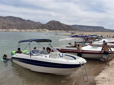 Boating Fun At Lake Mead Lots Of Space And Great Sound System Getmyboat