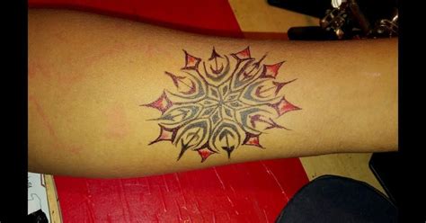 Membuat tato sendiri berisiko infeksi serius, dan bisa jadi illegal. Terbaru 23 Foto Tato Simpel Dari Pulpen - Membuat Tato ...