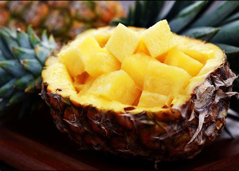 Did You Know That When You Eat A Pineapple The Pineapple Eats Back A